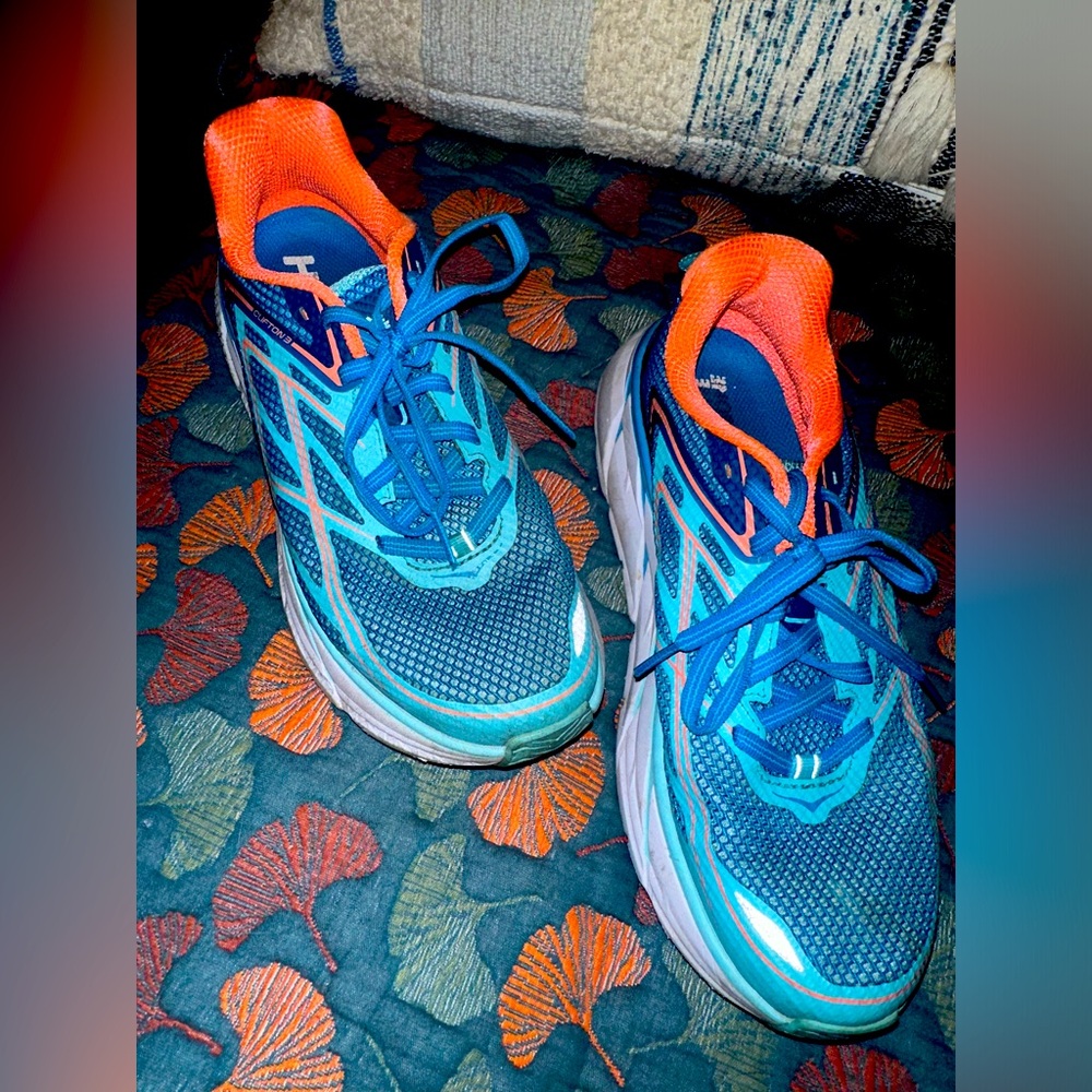 HOKA ONE ONE women 8.5 blue/coral
